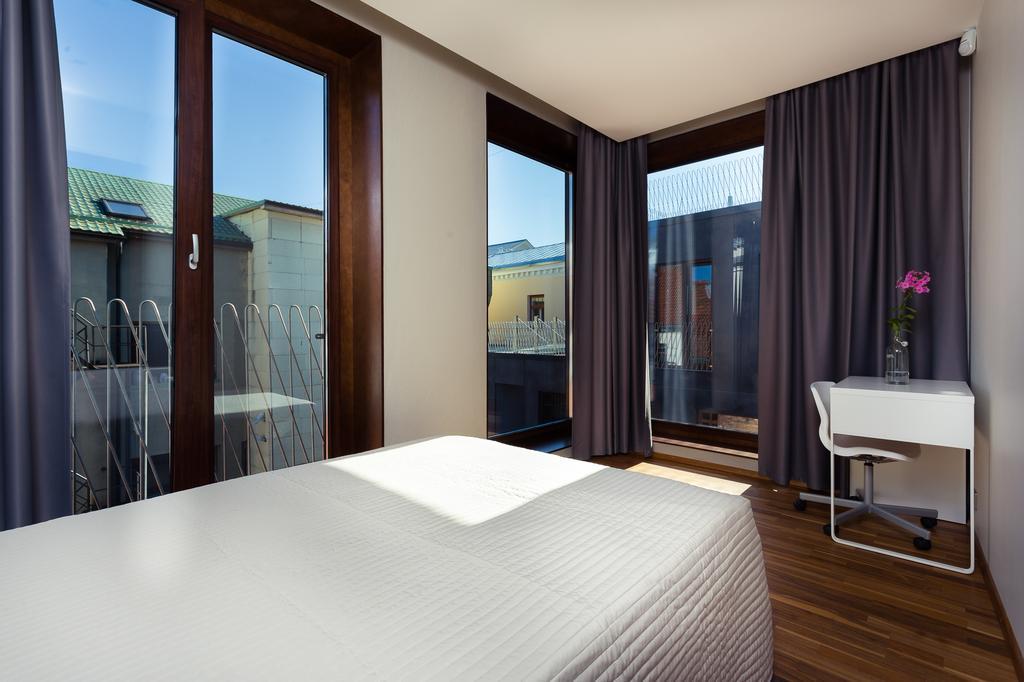 Konrad Old Town Aparthotel Tartu Esterno foto